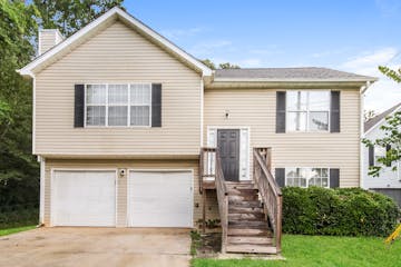 4240 Ward Bluff Dr Ellenwood, GA 30294